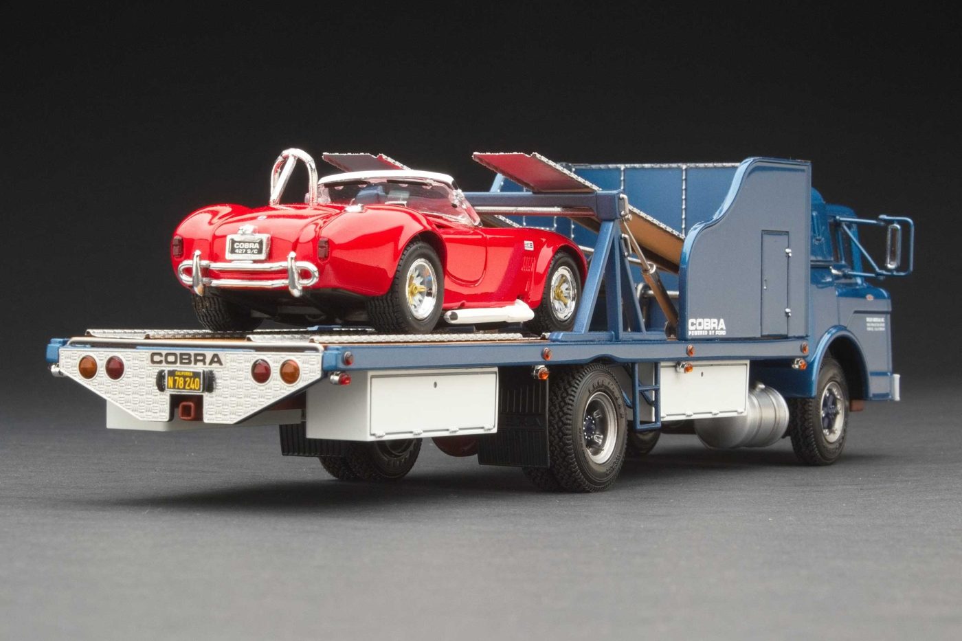 Shelby Transporter with Shelby Cobra 427 | Guardsman Blue - Image 3